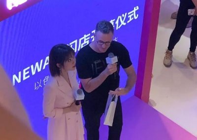 ​网友电影院偶遇杨紫，路透照真的很好看，这就是杨紫的真正颜值么