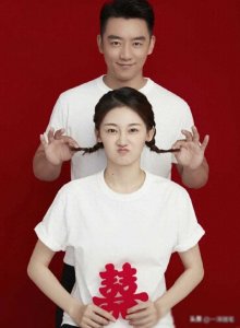 ​郑凯的老婆苗苗说起来还挺神奇的
