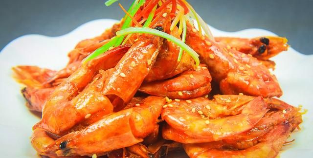 焖大虾是哪个地方的菜,油焖大虾怎么做才能抓住大家的胃?图25