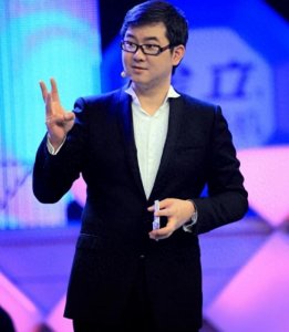 ​主持人赵川：一婚娶记者，二婚娶画家，三婚娶空姐，如今生活怎样
