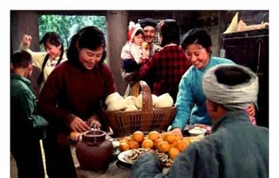 ​上世纪八十年代初，诞生了一部被同期拍摄成两个版本的电影