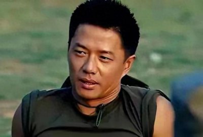​段奕宏：从伊犁追梦少年到影坛传奇，他的爱情比电影更温馨