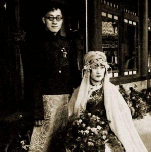 ​同居30年翁瑞午晚年出轨养女，陆小曼冷漠相待，却甘愿抚养私生女