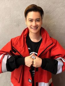​盛世芳华，演技织梦：解锁中国内地男演员郭晓然的光影奇迹