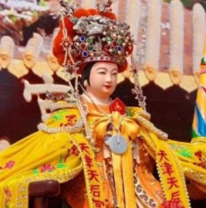 ​“妈祖乩童”是神明附体还是艺术表演？揭秘千年信仰背后的真相！
