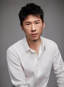 ​王骁:备受瞩目实力派演员演艺丰富多彩作品众多赢得观众喜爱尊重