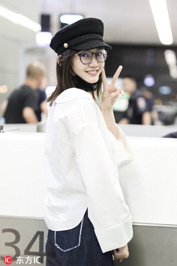 不愧是冯小刚选的女演员！苗苗素颜清秀可人，笑容像极了徐帆