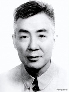 ​《人民文学》出版社原社长兼总编——冯雪峰