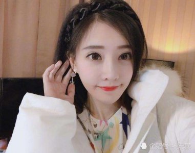 ​冯提莫直播时长不够被扣工资，玩英雄联盟差点被打哭