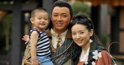 ​董洁的儿子叫什么，董洁的现任老公是谁