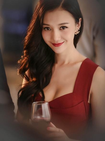 韩雯雯个人资料介绍（大连美女演员韩雯雯）