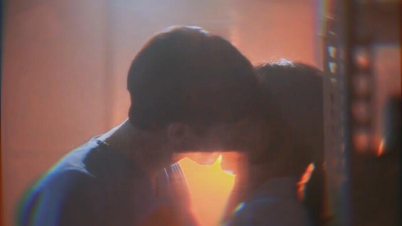 男女之间，依赖上一件事，是暧昧的开始
