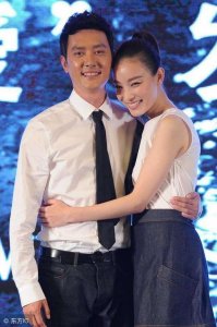 ​冯绍峰的前女友都有哪些，刘恺威杨(冯绍峰老婆杨幂)
